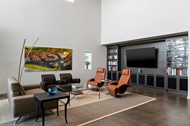 25 Posthill Drive Sw, House other with 4 bedrooms, 4 bathrooms and 8 parking in Calgary AB | Image 6