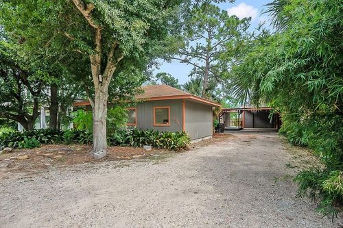 131 5th St, San Leon, TX, 77539-2455 | Card Image