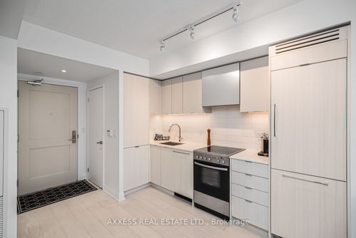 619-10 Gibbs Rd, Toronto, ON, M9B0E2 | Card Image