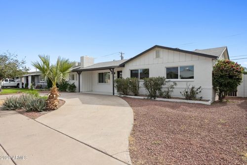 7827 E Moreland St, Scottsdale, AZ, 85257-3704 | Card Image