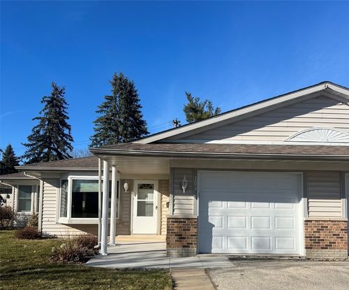 203 Lutheran Home Ct, Vinton, IA, 52349-1684 | Card Image