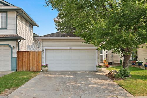 82 Erin Grove Se, Calgary, AB, T2B3L2 | Card Image