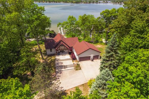 7107 Hallenbeck Hwy, Manitou Beach, MI, 49253-9401 | Card Image