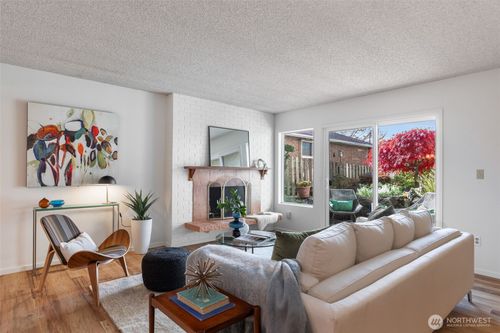 106-2858 32nd Ave W, Seattle, WA, 98199-2630 | Card Image