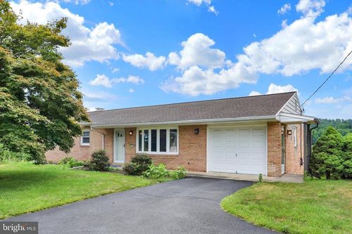 428 Lewisberry Rd, NEW CUMBERLAND, PA, 17070-2308 | Card Image