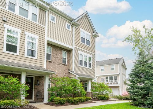 512 Midland Blvd, Royal Oak, MI, 48073-2805 | Card Image