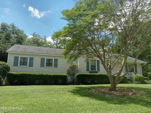 207 W Percy St, Indianola, MS, 38751-2124 | Card Image
