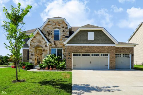 15648 Byrding Dr, Westfield, IN, 46074-7102 | Card Image