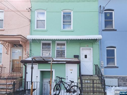 194 Astor St, Newark, NJ, 07114-2714 | Card Image