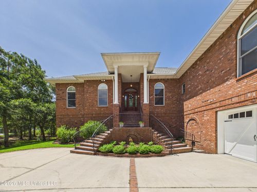 2816 Eagle Pine Drive, Ocean Springs, MS, 39564 | Card Image