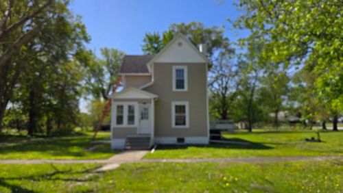 140 E Walnut St, Sheldon, IL, 60966-8184 | Card Image