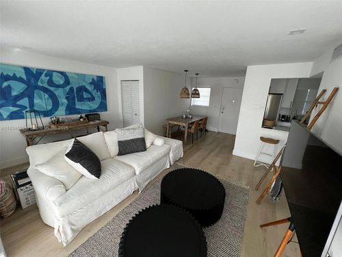 apt-401-221 Meridian Ave, Miami Beach, FL, 33139-7070 | Card Image