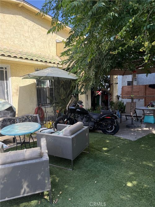 1055 N Stone Street, Los Angeles, CA, 90063 | Card Image