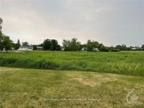 1-4-3748 Champlain St, Bourget, ON, K0A1E0 | Card Image