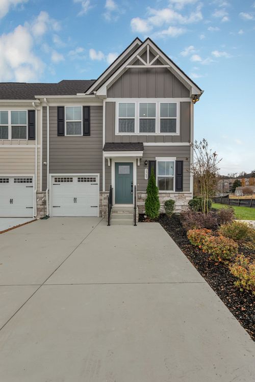 1737 Horsepower Dr, Columbia, TN, 38401-4232 | Card Image