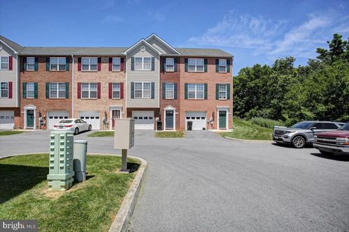 b-433 W Baltimore St, GREENCASTLE, PA, 17225-1604 | Card Image