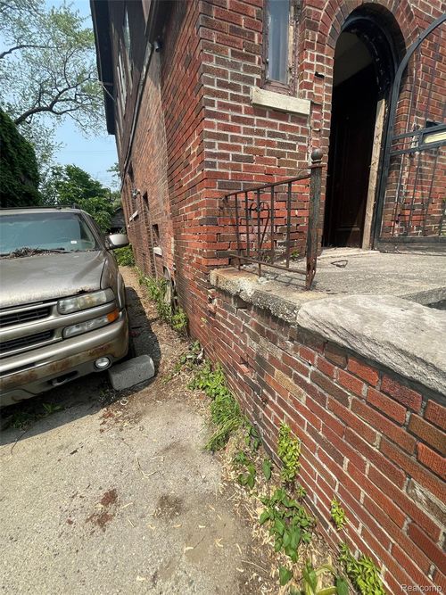 15789 Kentucky St, Detroit, MI, 48238-1127 | Card Image