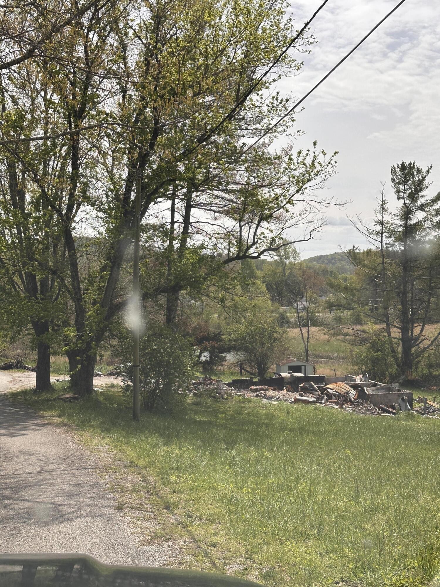 Ivey St, Palmer, TN 37365