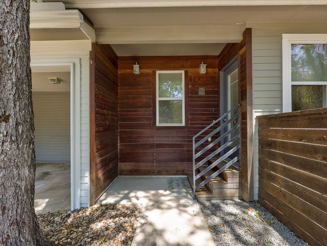 2 - 400 E 33 Rd St, Condo with 3 bedrooms, 3 bathrooms and 2 parking in Austin TX | Image 4
