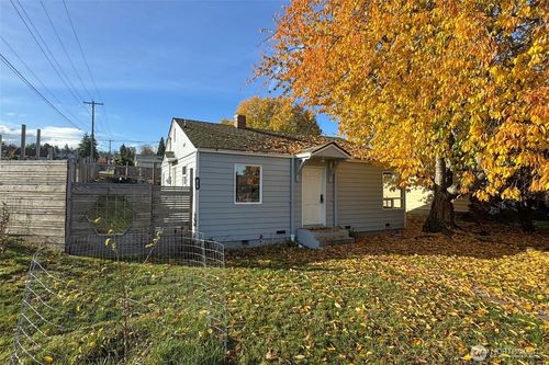 938 E 6th St, Port Angeles, WA, 98362-6406 | Card Image