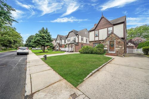 8624 253rd St, Bellerose, NY, 11426-2412 | Card Image