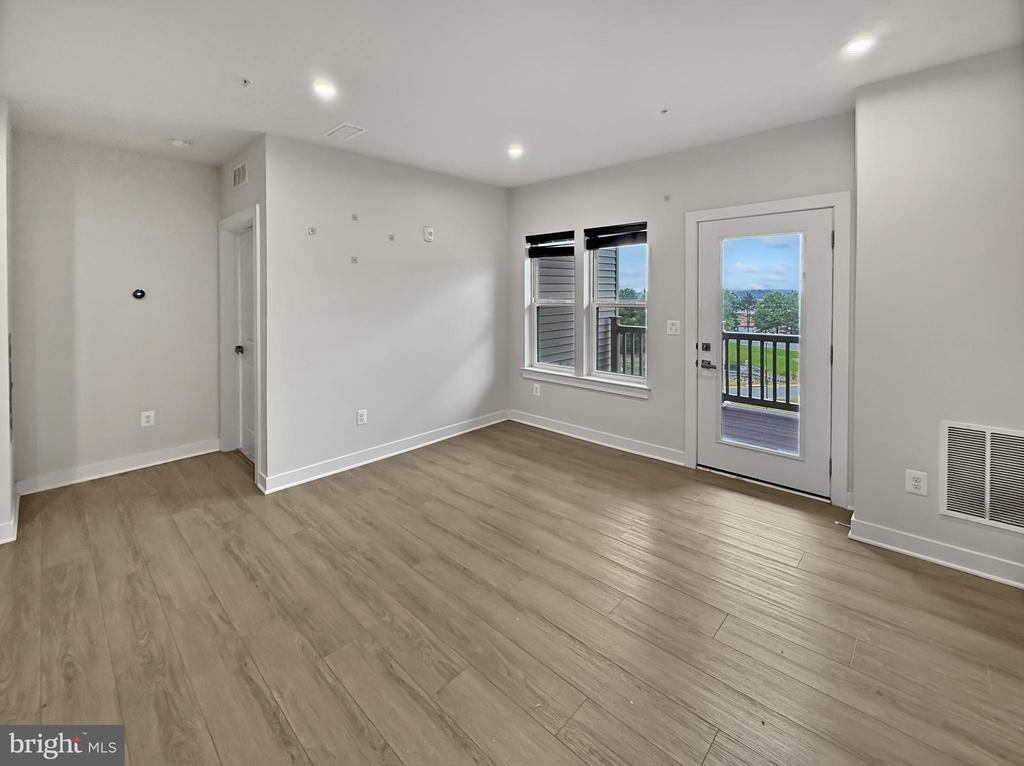 Residential Lease in STERLING 3