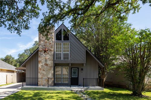 22 Stonehouse Cir, Wimberley, TX, 78676-2704 | Card Image