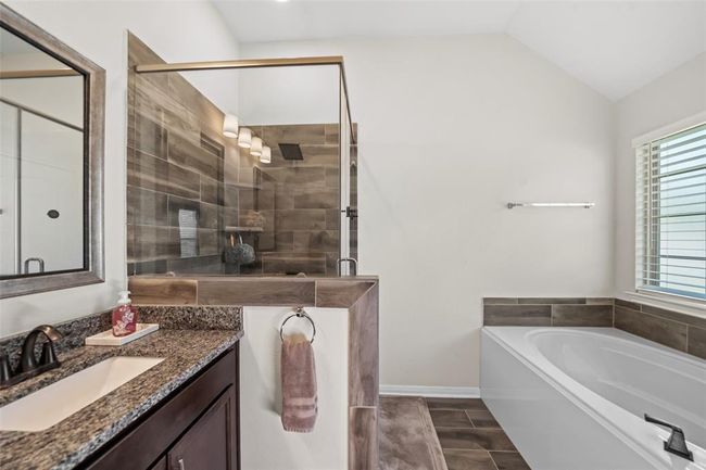 128 Red Deer Way, House other with 3 bedrooms, 2 bathrooms and 2 parking in Huntsville TX | Image 15