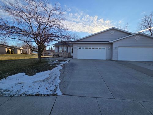 2209 Virginia Dr, Manitowoc, WI, 54220-1180 | Card Image