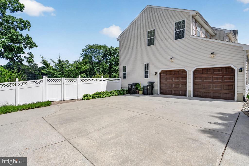 Residential in WOODBURY 3