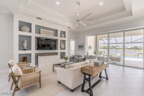 5060 Martinique Dr, NAPLES, FL, 34113-8165 | Card Image