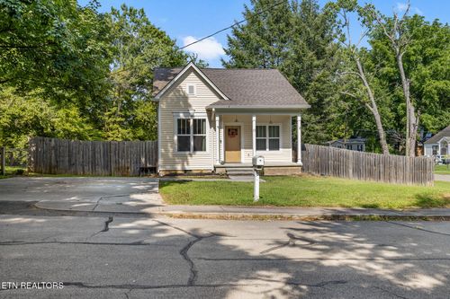 13 Douglas St, Athens, TN, 37303-4277 | Card Image