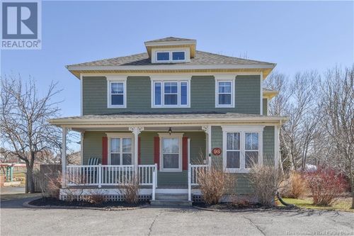 98 Blvd St-Pierre O, Caraquet, NB, E1W1B6 | Card Image