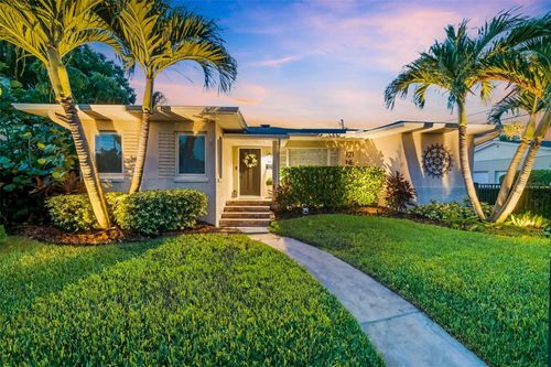 121 28th Ave Ne, St Petersburg, FL, 33704-2938 | Card Image