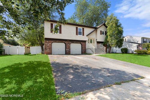 17 Cherry Bend Dr, Howell, NJ, 07731-2278 | Card Image