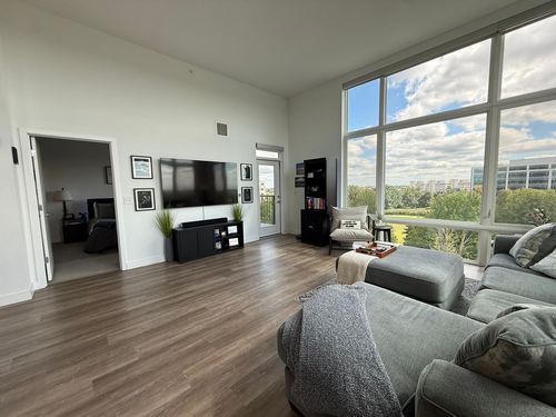 apt-473-2132 City Gate Ln, Naperville, IL, 60563-3420 | Card Image