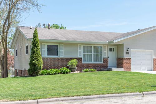 210 Strangeway Ave, Lodi, WI, 53555-1308 | Card Image