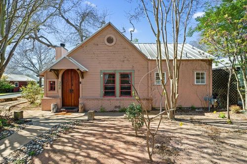 308 Cottonwood St, Fredericksburg, TX, 78624-3621 | Card Image