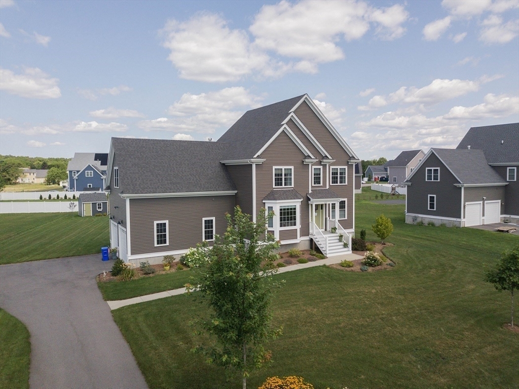 Saveena Dr, Attleboro, MA 02703