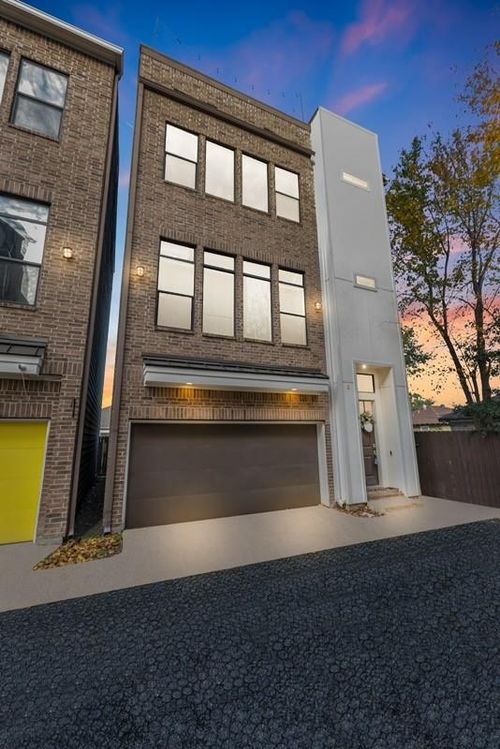 apt-d-209 Burr St, Houston, TX, 77011-3172 | Card Image