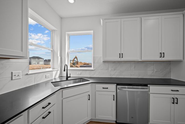 A perimeter sink with windows! | Image 11