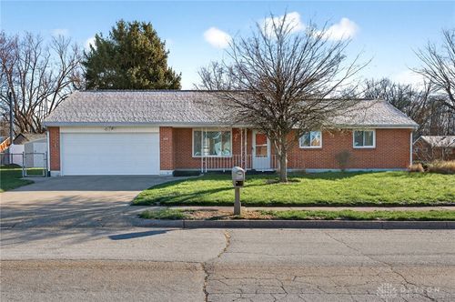 634 Martin Dr, Xenia, OH, 45385-1618 | Card Image