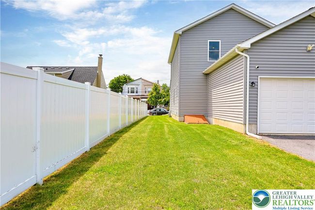 721 7 Th St, House other with 3 bedrooms, 3 bathrooms and null parking in Whitehall PA | Image 44
