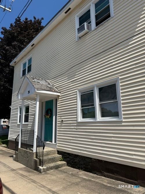 26 Ward St, Vernon, CT, 06066-7112 | Card Image