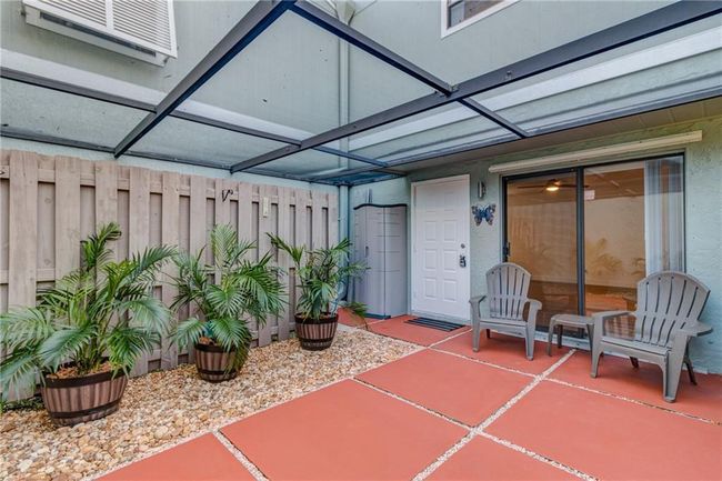5 - 1172 Breezy Way, Condo with 2 bedrooms, 2 bathrooms and null parking in Sebastian FL | Image 4