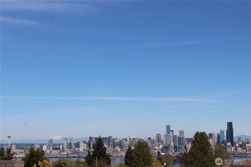 apt-318-2331 42nd Ave Sw, Seattle, WA, 98116-2557 | Card Image