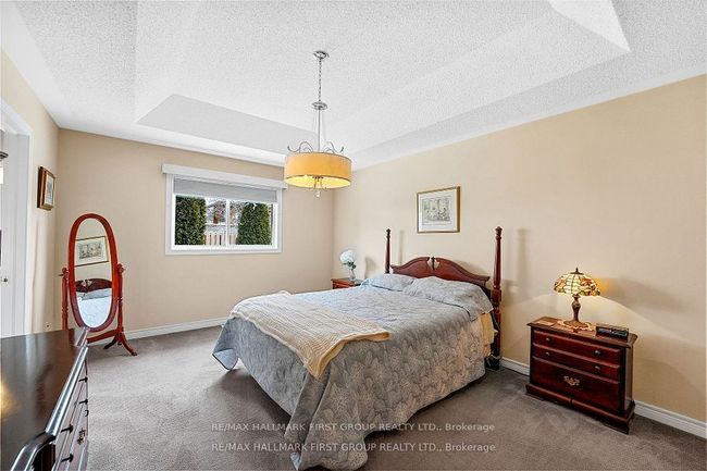 1047 Interlake Dr, House other with 5 bedrooms, 3 bathrooms and 4 parking in Oshawa ON | Image 22
