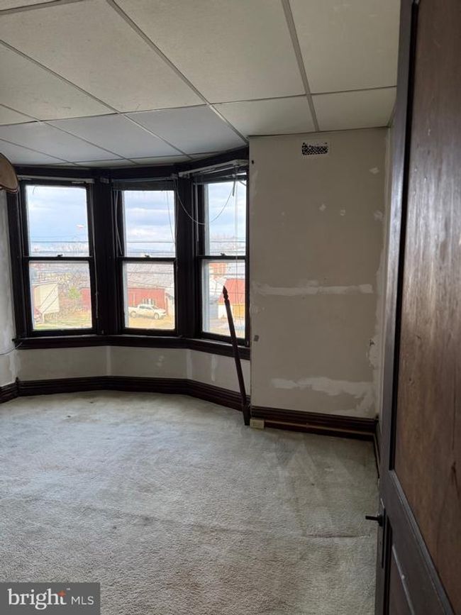335 W Walnut St, Townhouse with 5 bedrooms, 2 bathrooms and null parking in Kutztown PA | Image 14