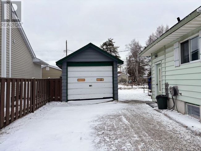 68 Neebig Ave, Home with 3 bedrooms, 2 bathrooms and null parking in Manitouwadge ON | Image 33