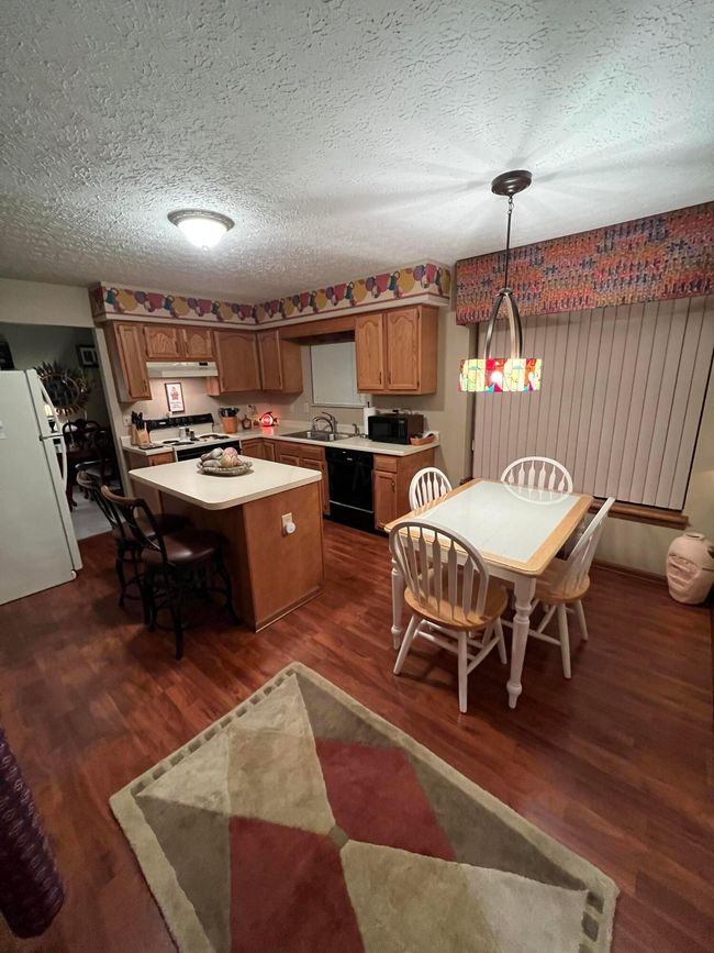 946 Lateglow Ct, House other with 3 bedrooms, 3 bathrooms and null parking in Newark OH | Image 10